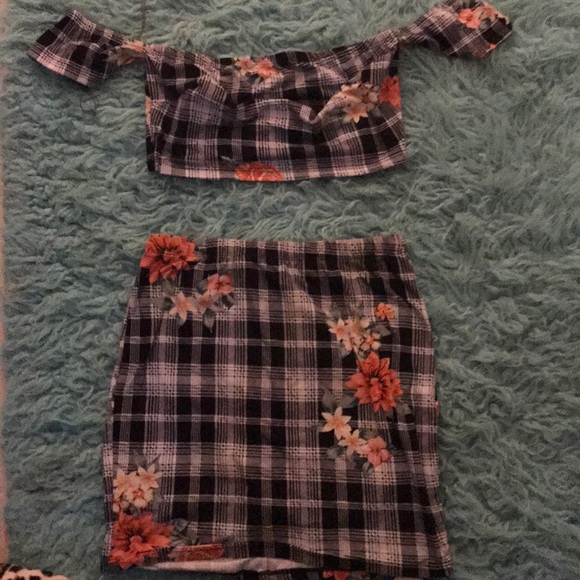 Flower outfit - Picture 1 of 1